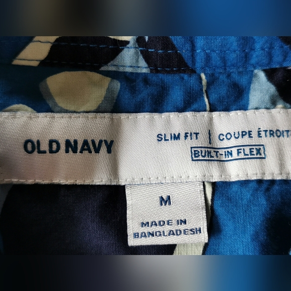 lot of 2 Men's Button Down Collared Shirts - (M) - Picture 5 of 5